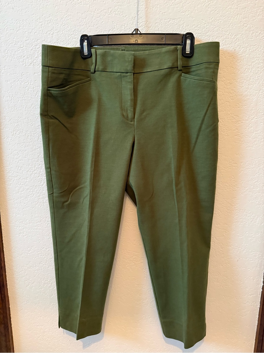LOFT - Women’s Riviera Ankle Pant in Olive Green